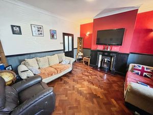 Lounge- click for photo gallery